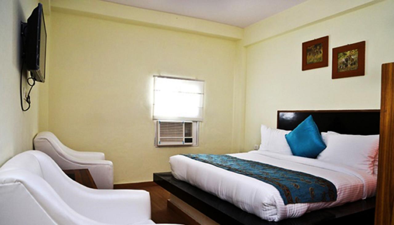 Aravali Clarks Inn 阿尔瓦尔 外观 照片
