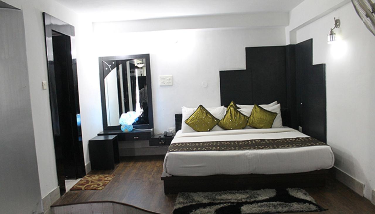 Aravali Clarks Inn 阿尔瓦尔 外观 照片