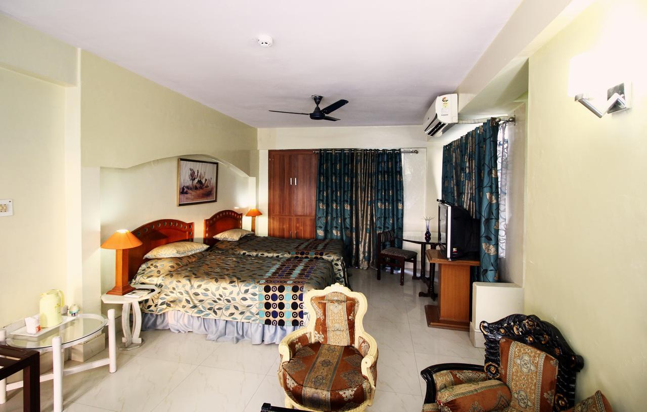 Aravali Clarks Inn 阿尔瓦尔 外观 照片