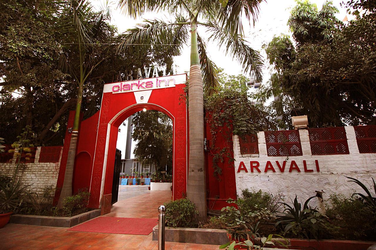 Aravali Clarks Inn 阿尔瓦尔 外观 照片