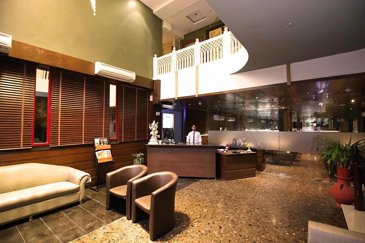 Aravali Clarks Inn 阿尔瓦尔 外观 照片
