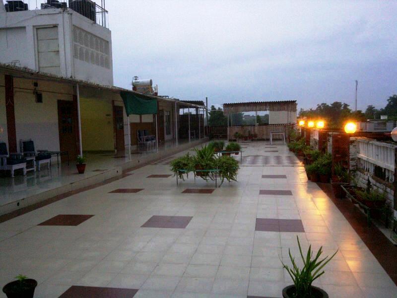Aravali Clarks Inn 阿尔瓦尔 外观 照片