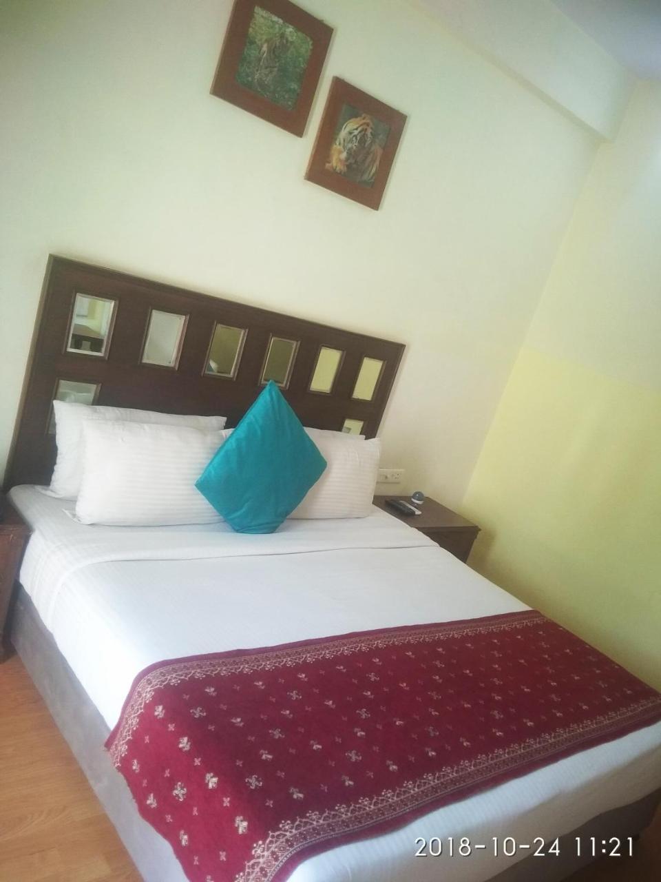 Aravali Clarks Inn 阿尔瓦尔 外观 照片
